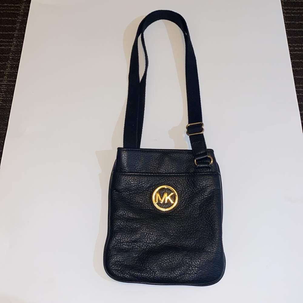 Micheal Kors Fulton Leather Swingpack Crossbody - Picture 2 of 7